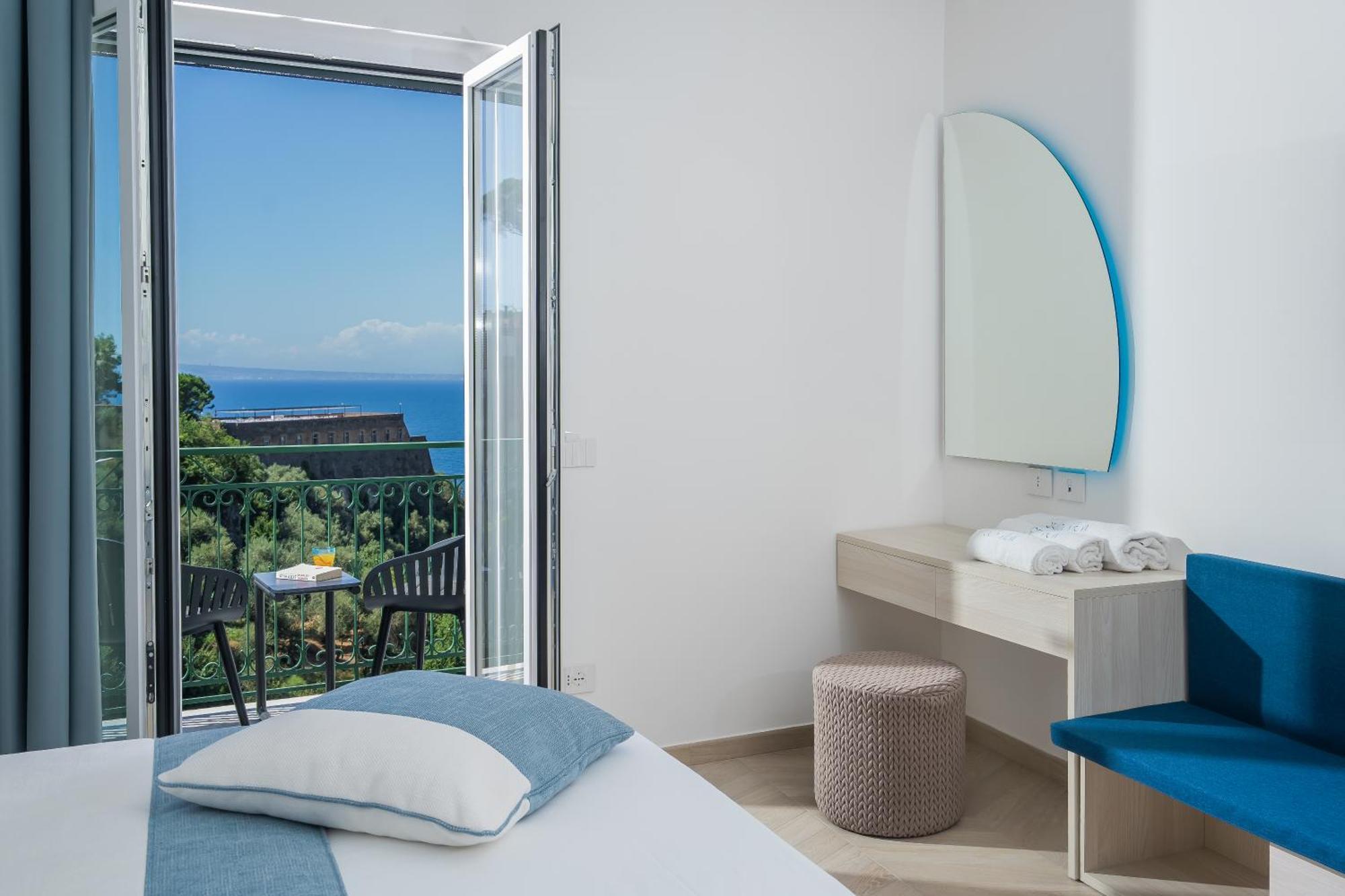 Sea View Deluxe Apartments Vico Equense Exteriör bild