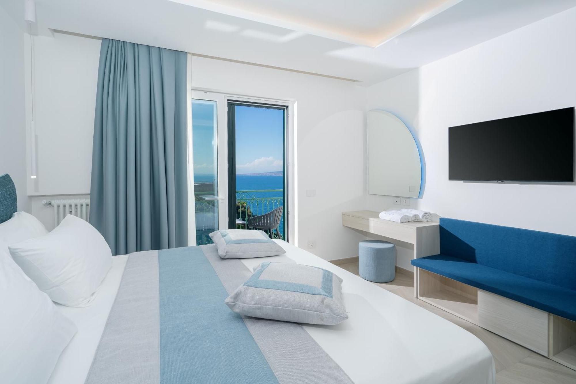 Sea View Deluxe Apartments Vico Equense Exteriör bild