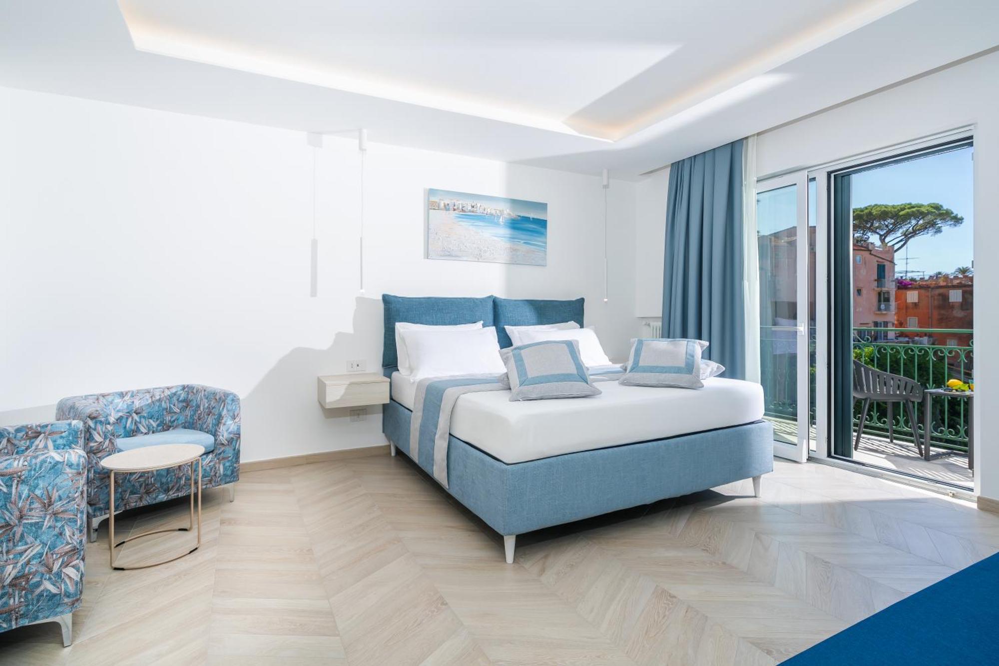 Sea View Deluxe Apartments Vico Equense Exteriör bild