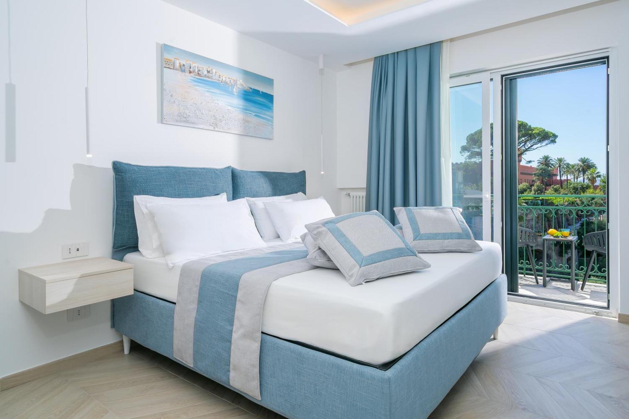 Sea View Deluxe Apartments Vico Equense Exteriör bild